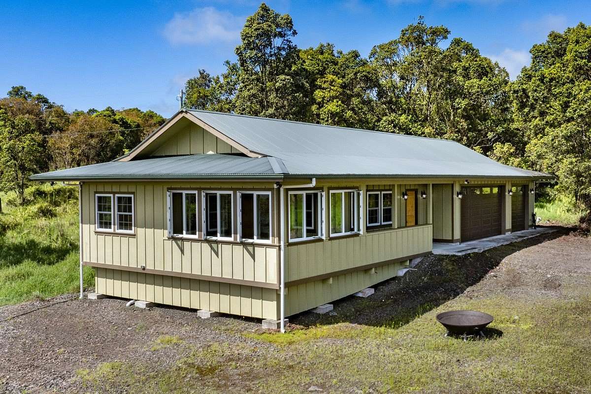 25 Acres of Recreational Land with Home for Sale in Mountain View, Hawaii