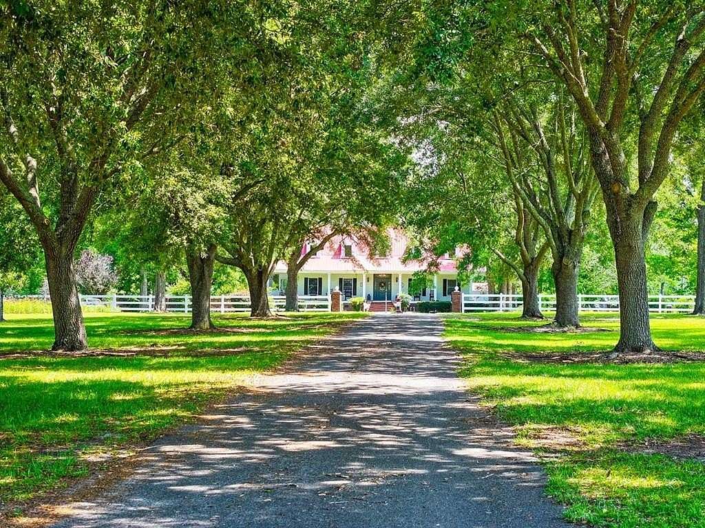 55.7 Acres of Recreational Land with Home for Sale in Barney, Georgia