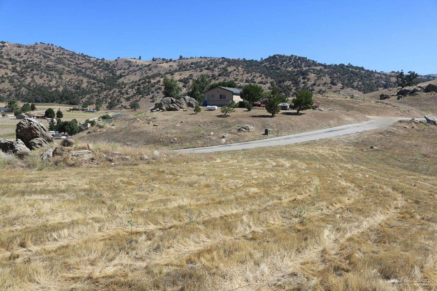 2.47 Acres of Residential Land for Sale in Tehachapi, California