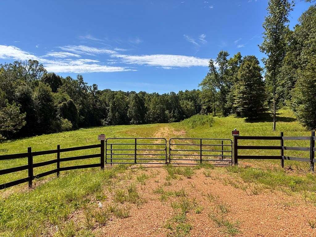 16 Acres of Recreational & Residential Land for Sale in Springville, Tennessee