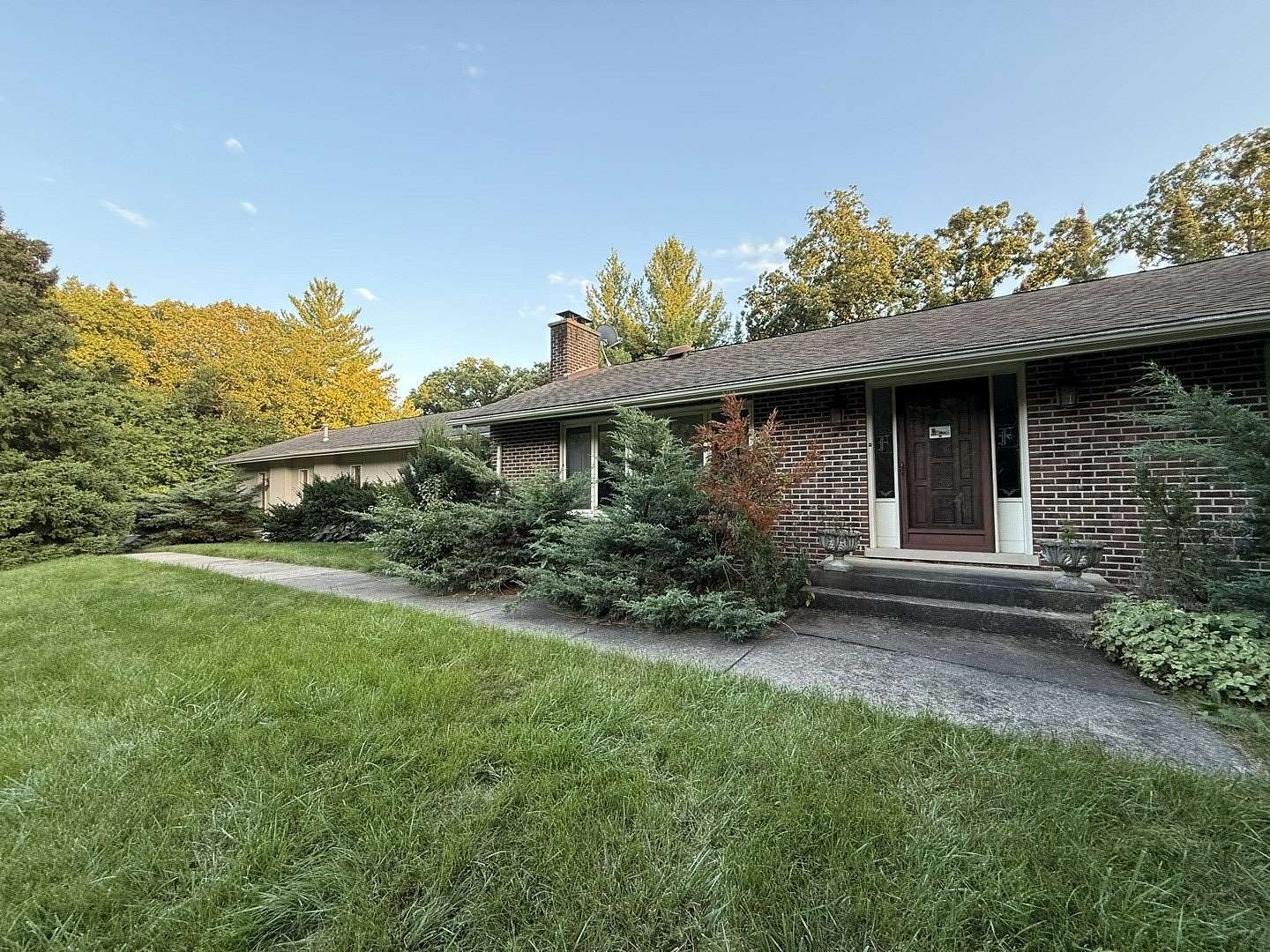 2 Acres of Land with Home for Sale in Inverness, Illinois