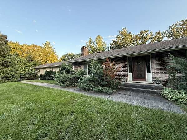 2 Acres of Land with Home for Sale in Inverness, Illinois