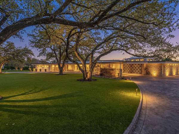 2 Acres of Land with Home for Sale in Fort Worth, Texas