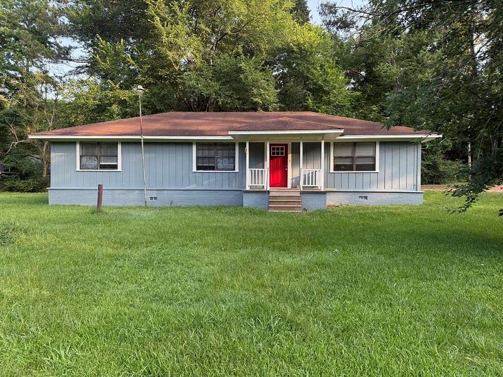 1.5 Acres of Land with Home for Sale in Nacogdoches, Texas