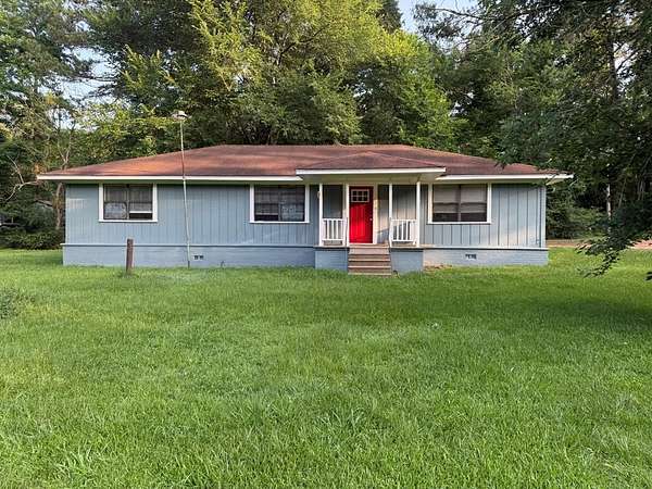 1.5 Acres of Land with Home for Sale in Nacogdoches, Texas