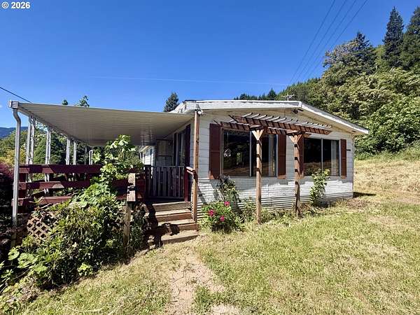2.78 Acres of Land with Home for Sale in Oakridge, Oregon