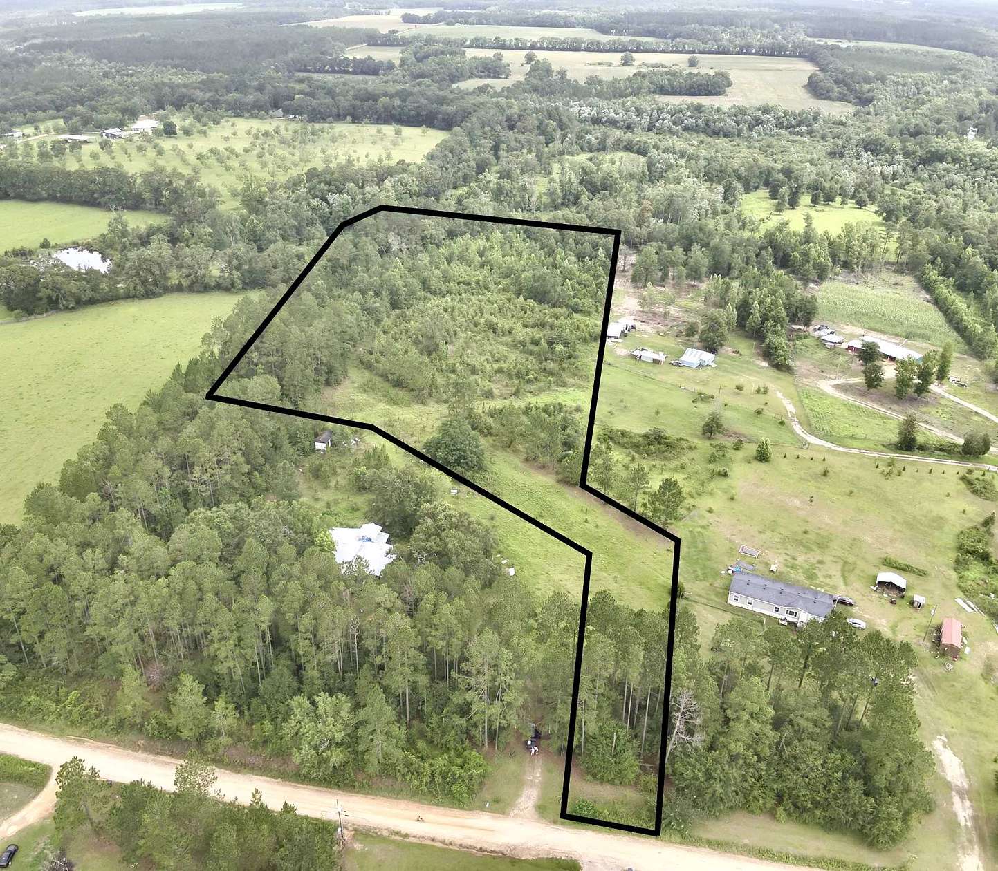10 Acres of Land for Sale in Slocomb, Alabama