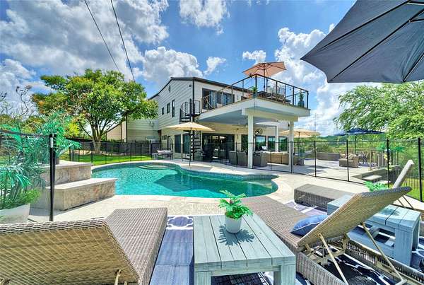 3 Acres of Land with Home for Lease in Austin, Texas