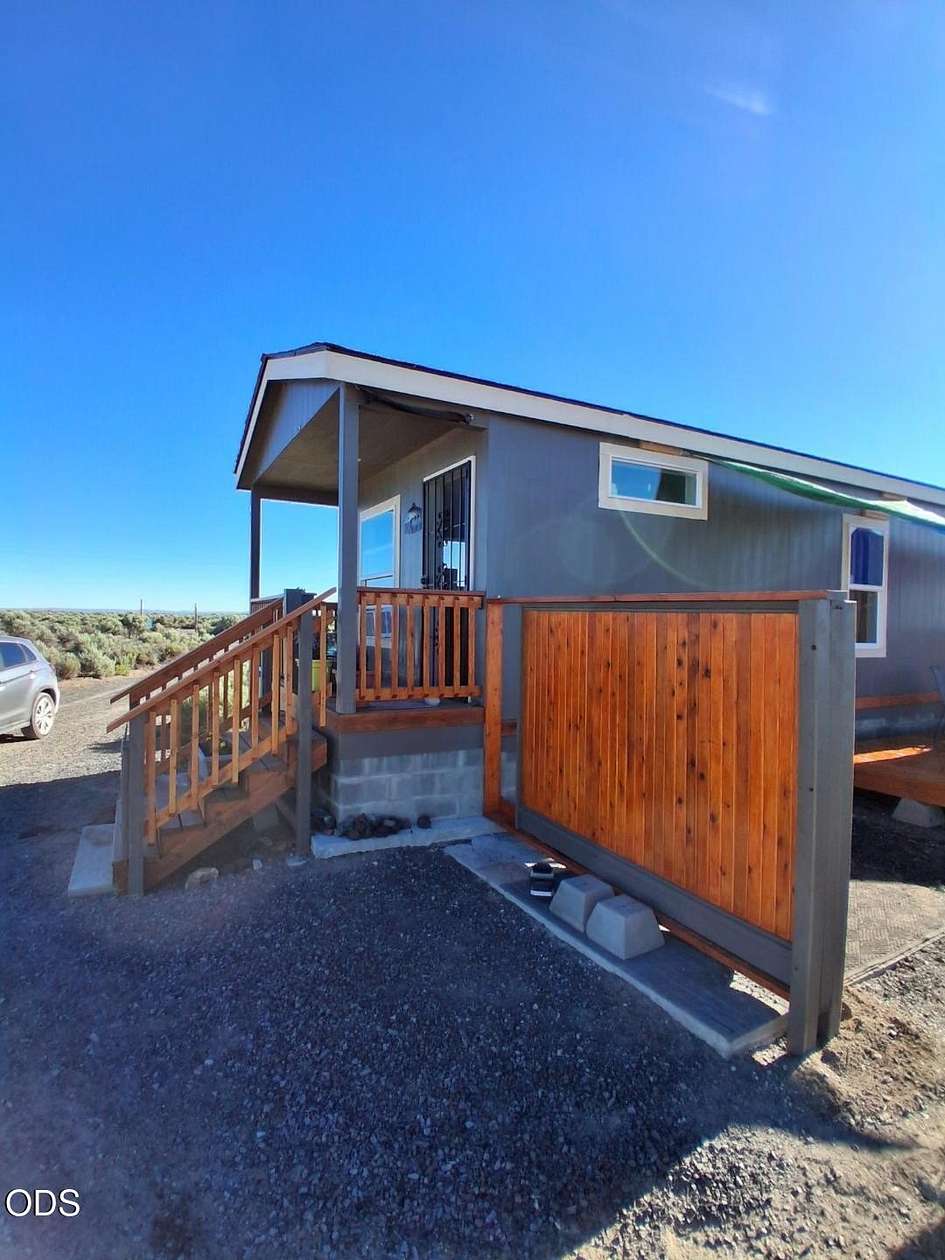 15 Acres of Land with Home for Sale in Christmas Valley, Oregon