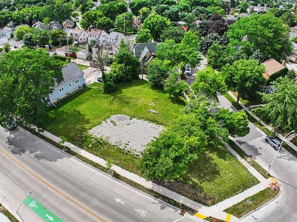 0.35 Acres of Residential Land for Sale in West Allis, Wisconsin