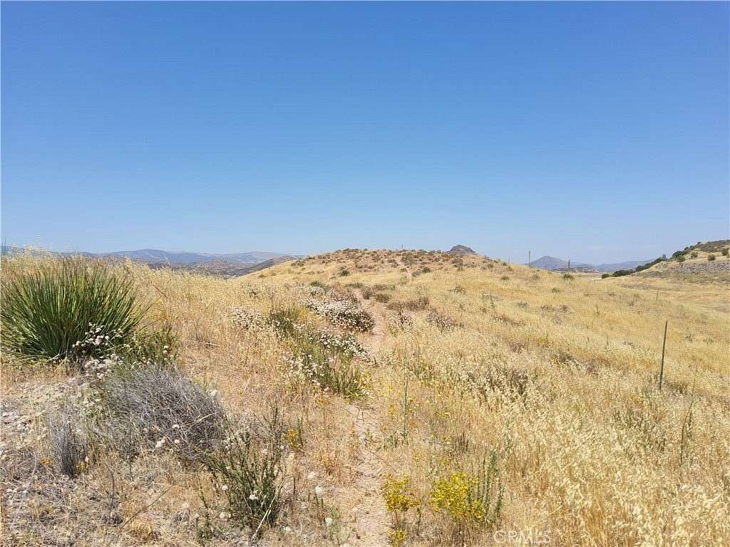 2.42 Acres of Residential Land for Sale in Agua Dulce, California