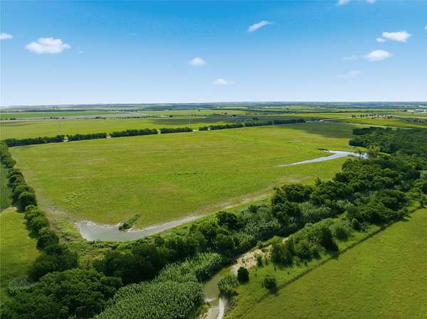 10 Acres of Land for Sale in Abbott, Texas