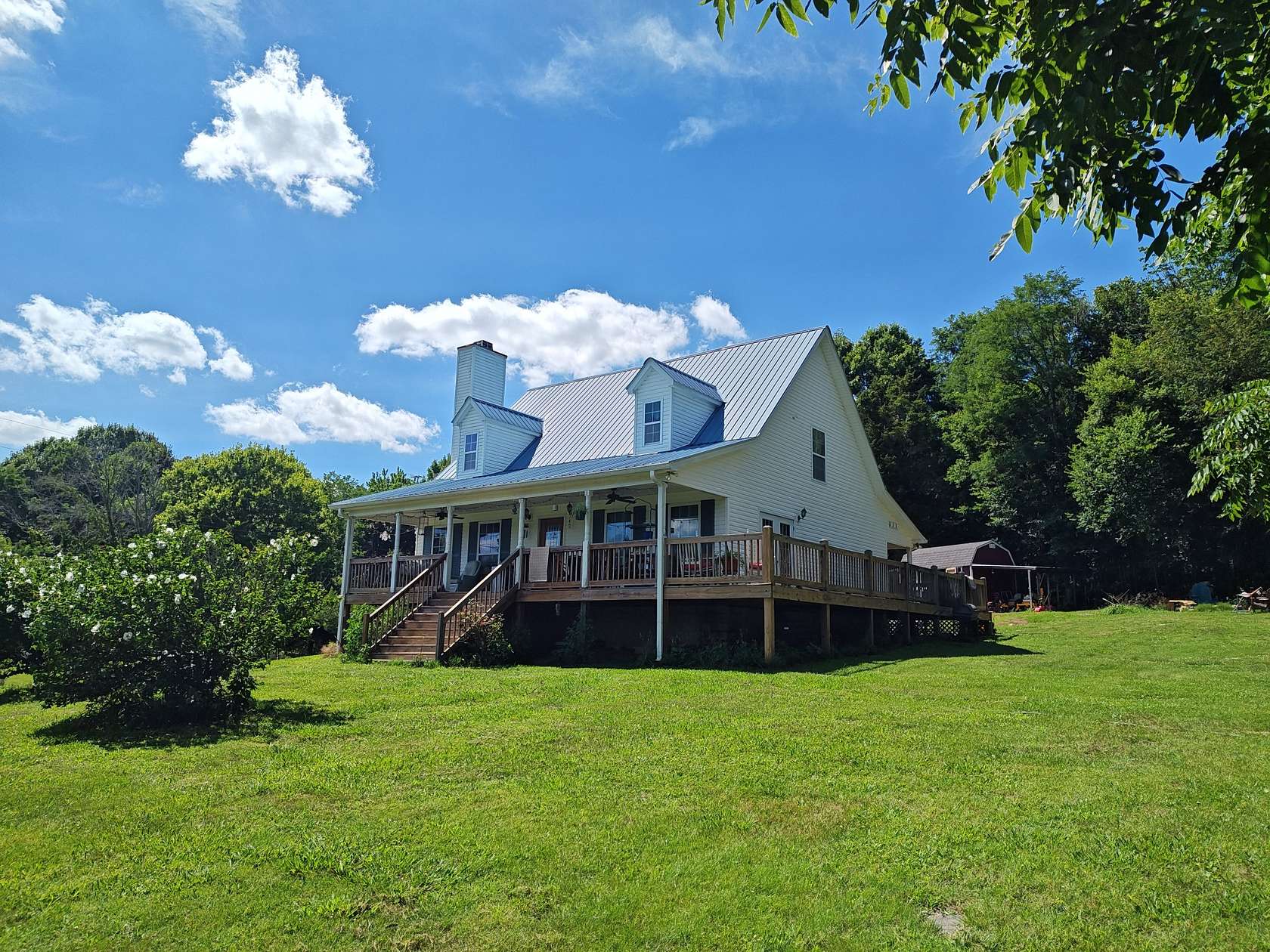 10.2 Acres of Land with Home for Sale in Watertown, Tennessee