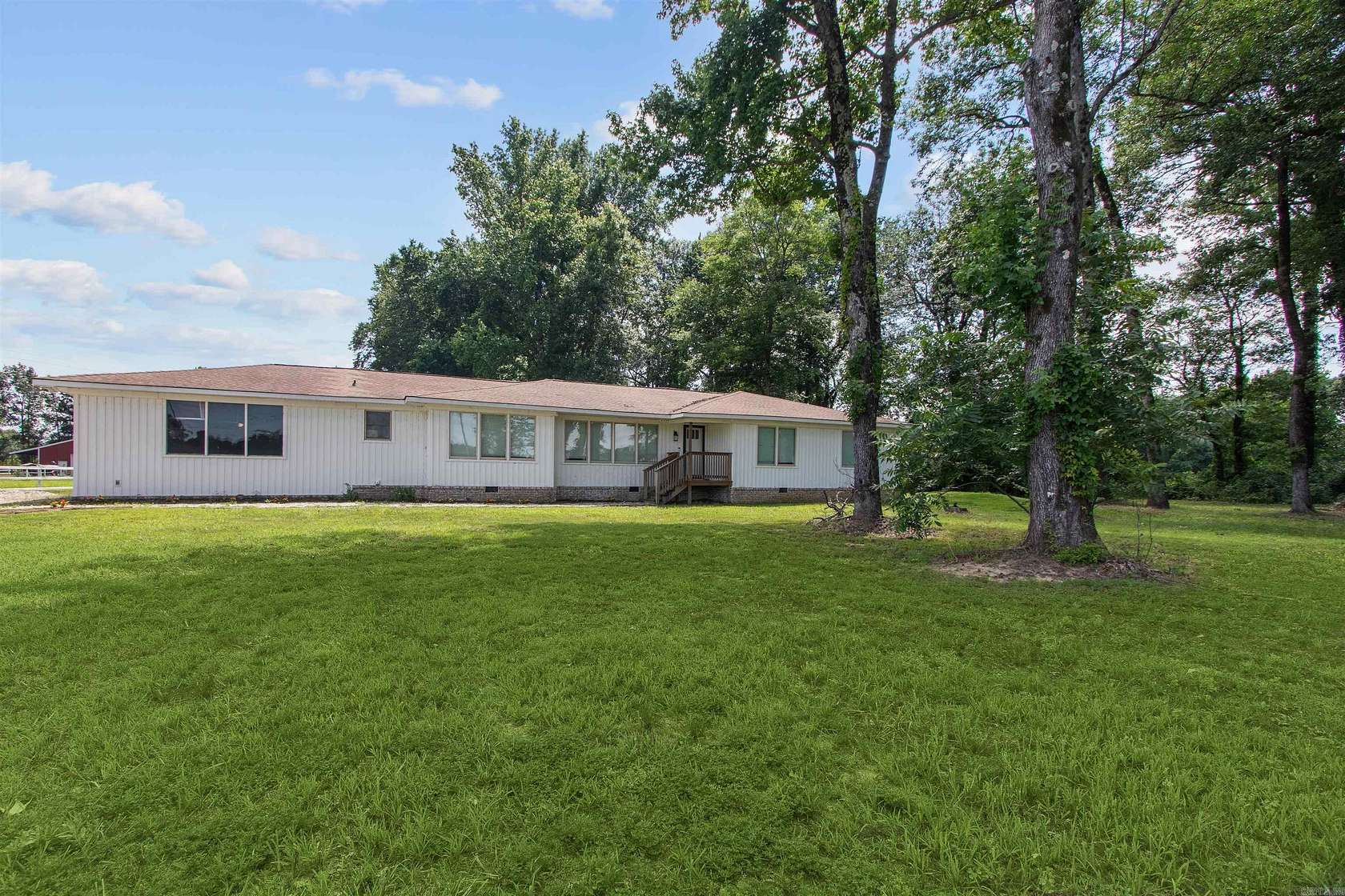 3.2 Acres of Land with Home for Sale in Jonesboro, Arkansas