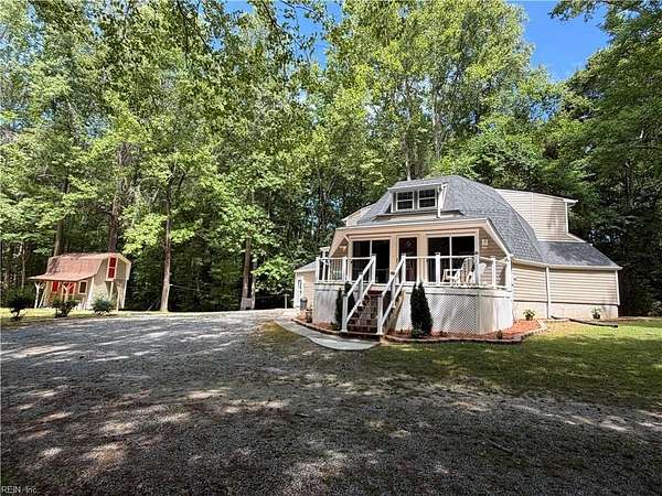 2.82 Acres of Land with Home for Sale in Zuni, Virginia