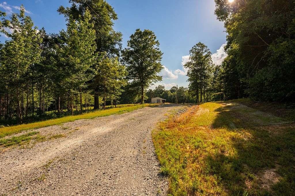 5 Acres of Residential Land for Sale in Paris, Tennessee