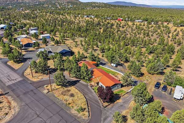 2 Acres of Land with Home for Sale in Prineville, Oregon