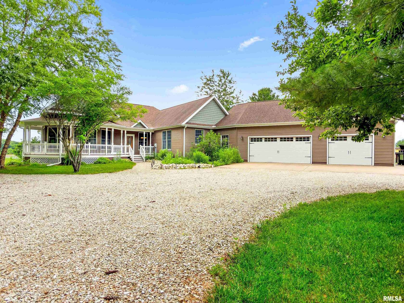 3 Acres of Land with Home for Sale in Canton, Illinois