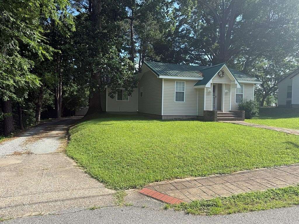 5 Acres of Land with Home for Sale in McKenzie, Tennessee