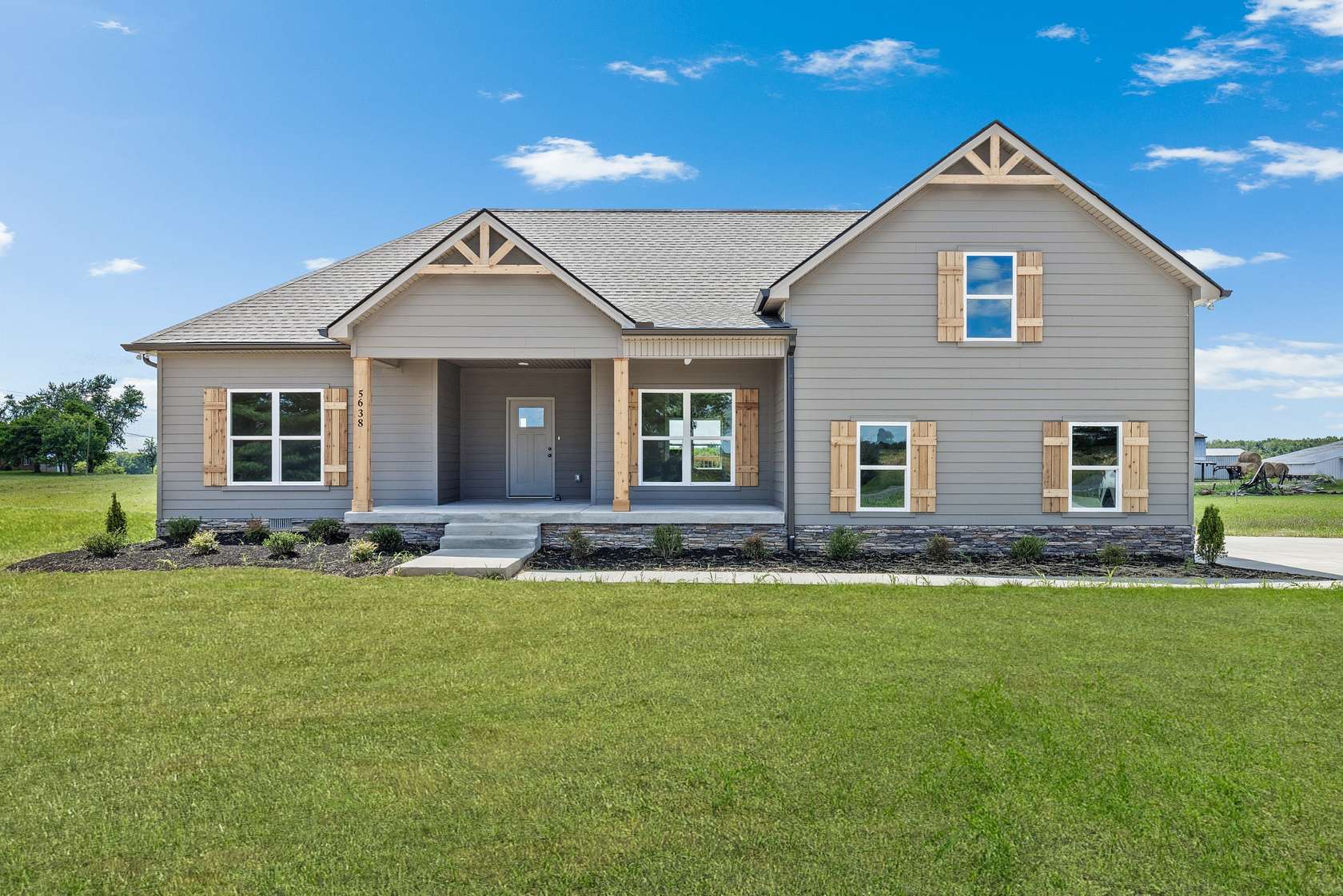 5.23 Acres of Land with Home for Sale in Springfield, Tennessee