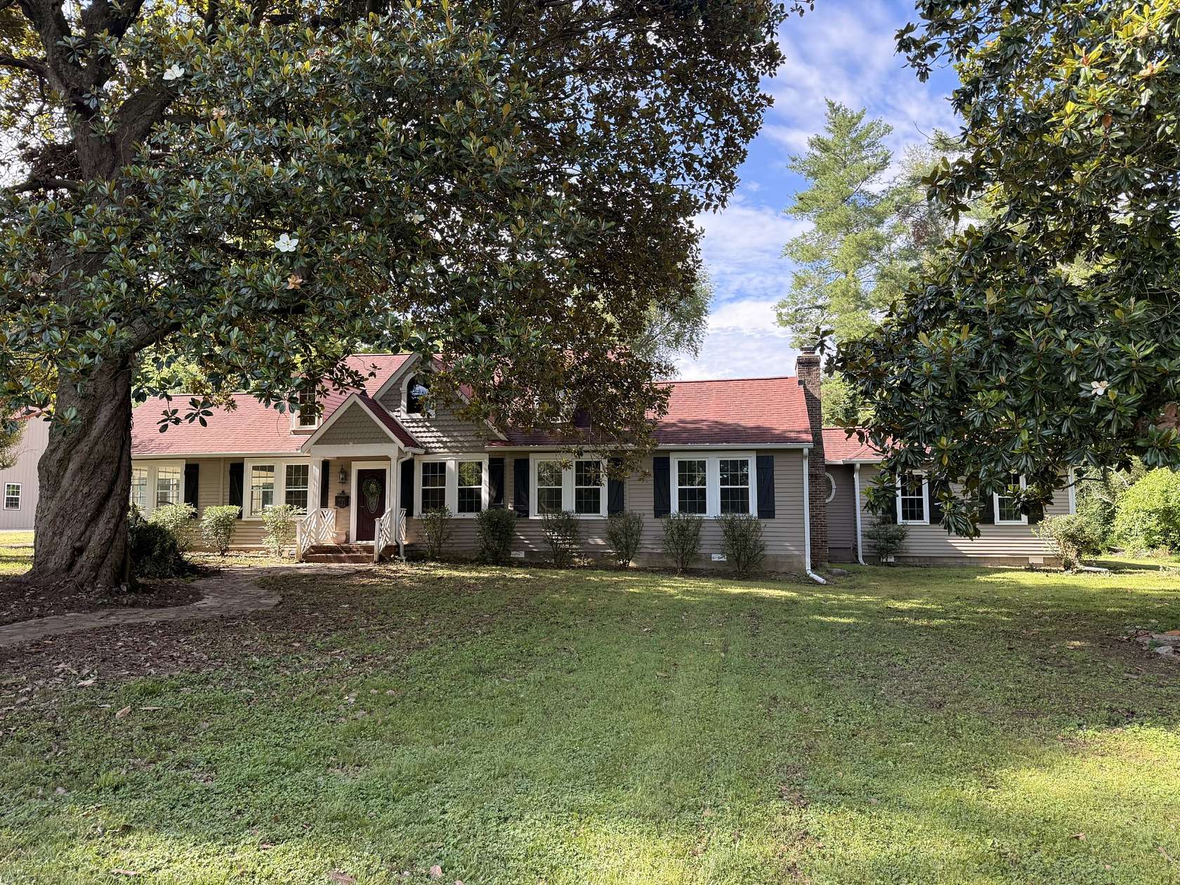 7.8 Acres of Land with Home for Sale in Columbia, Tennessee