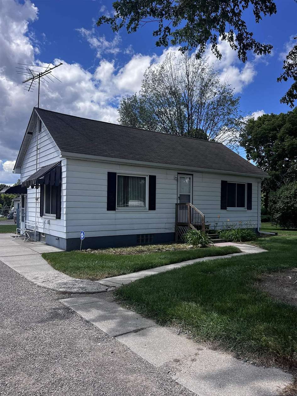 2.14 Acres of Land with Home for Lease in Macomb, Michigan