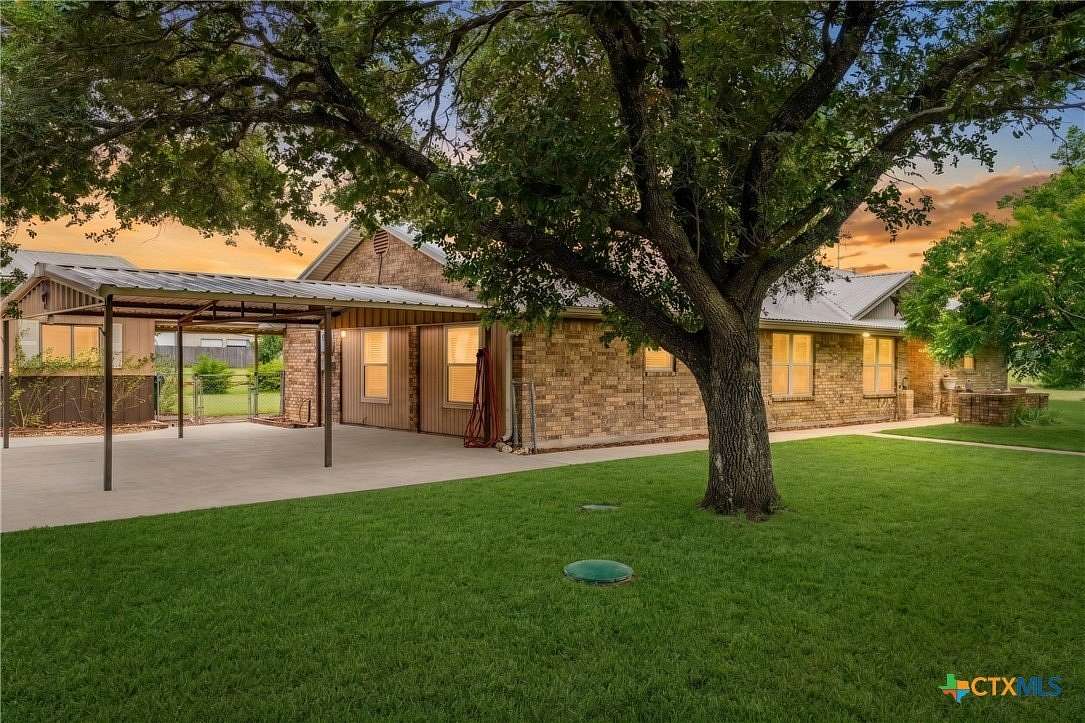 8.53 Acres of Land with Home for Sale in Temple, Texas