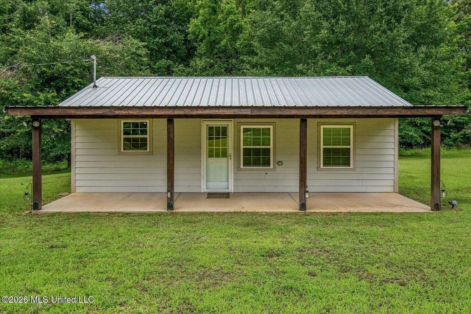 1.5 Acres of Land with Home for Sale in Waterford, Mississippi