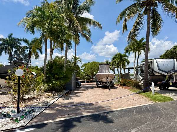 Land for Sale in Chokoloskee, Florida