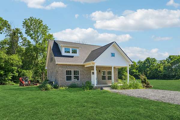 2.17 Acres of Land with Home for Sale in Gallatin, Tennessee
