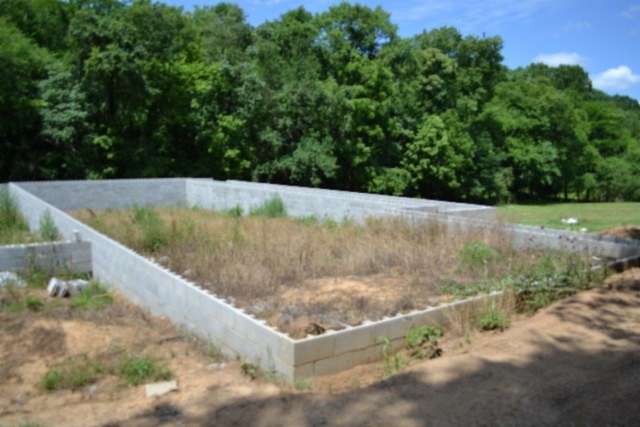 90.6 Acres of Land for Sale in Gainesboro, Tennessee