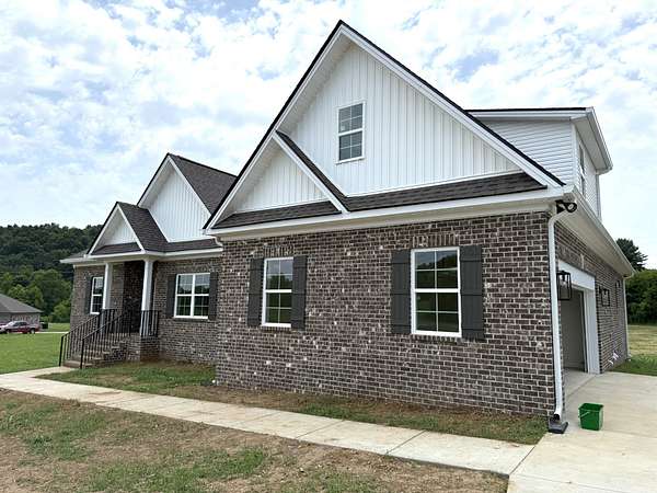 1.64 Acres of Land with Home for Sale in Pulaski, Tennessee