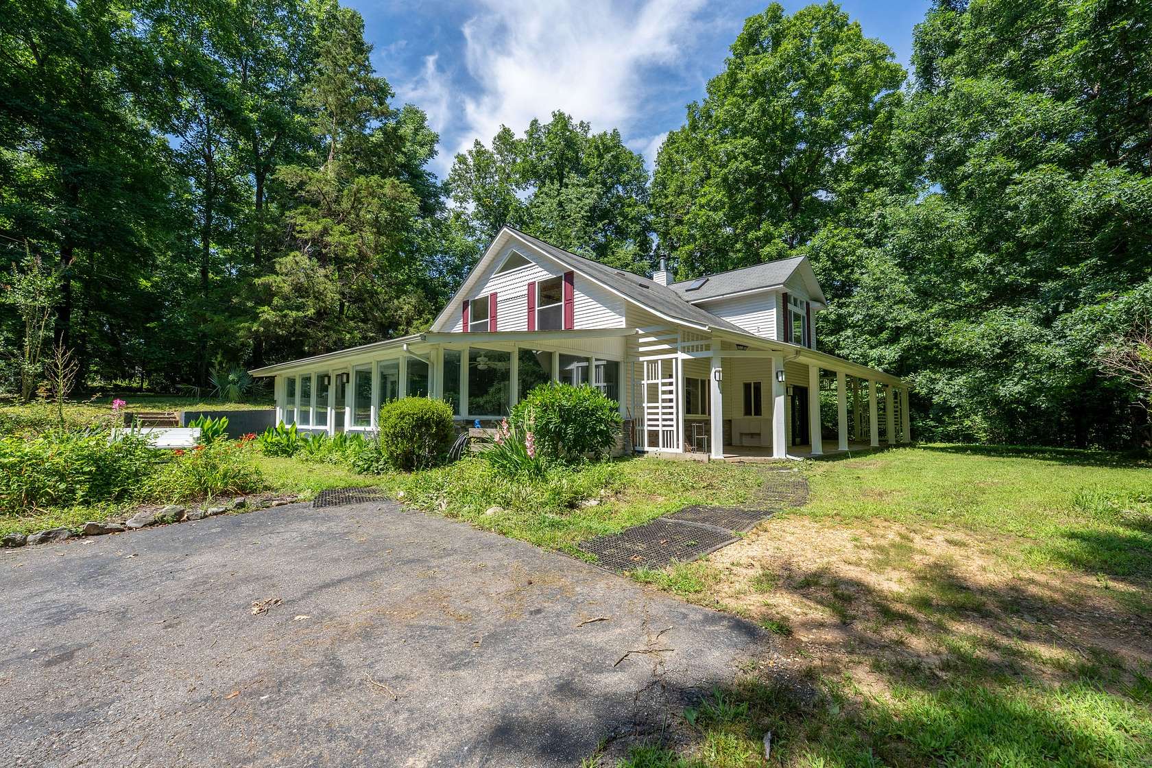 7 Acres of Land with Home for Sale in Collinwood, Tennessee