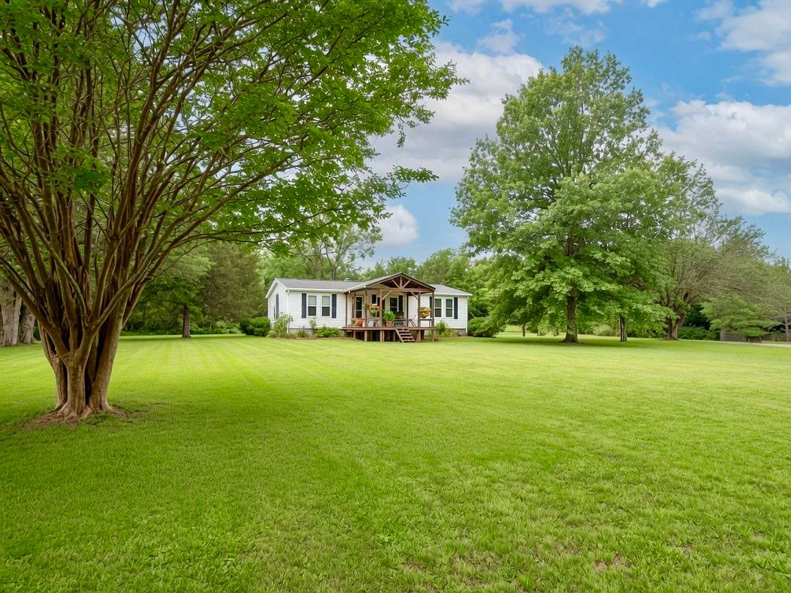 2.49 Acres of Land with Home for Sale in Lebanon, Tennessee