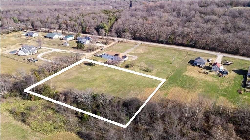 2.5 Acres of Residential Land for Sale in Prairie Grove, Arkansas