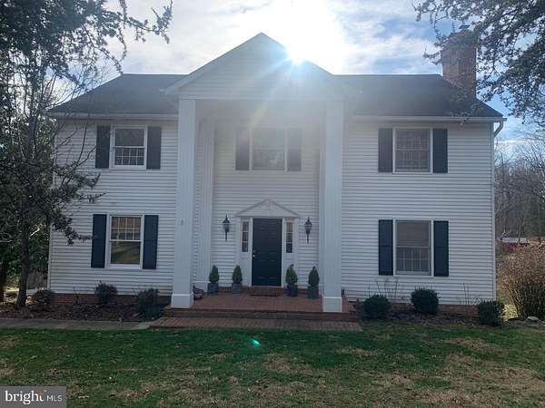 3 Acres of Land with Home for Lease in Middleburg, Virginia