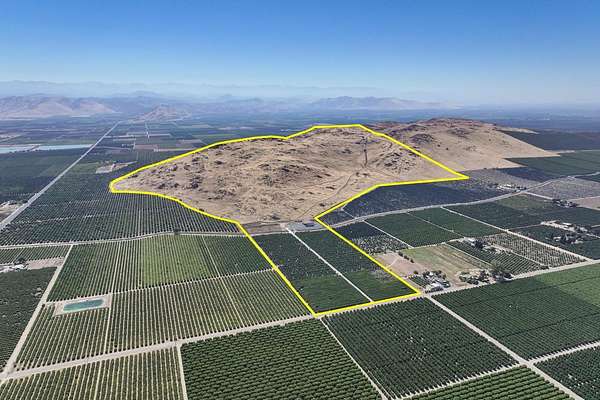 452 Acres of Land for Sale in Dinuba, California