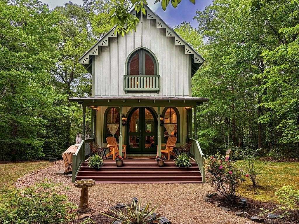 2.1 Acres of Land with Home for Sale in Irvington, Virginia