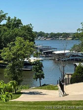 2.5 Acres of Residential Land for Sale in Village of Four Seasons, Missouri