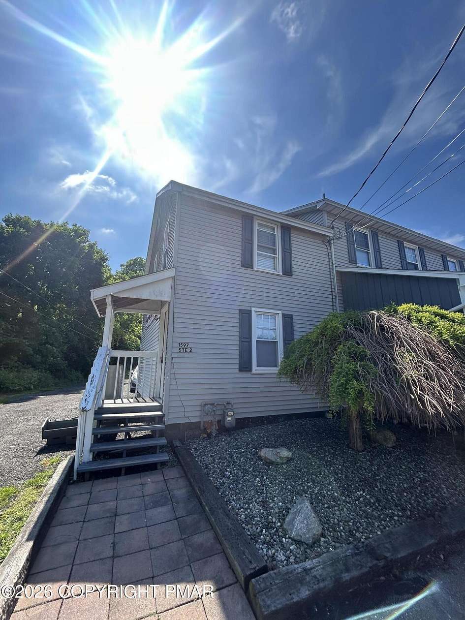 2 Acres of Improved Residential Land for Lease in Mount Bethel, Pennsylvania