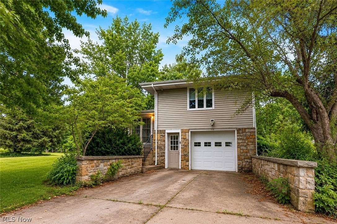 2.5 Acres of Land with Home for Sale in Southington, Ohio