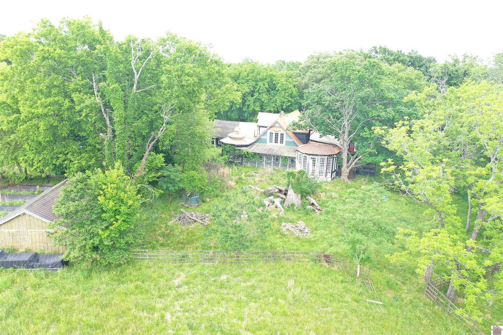 37 Acres of Recreational Land with Home for Sale in Vienna, Illinois