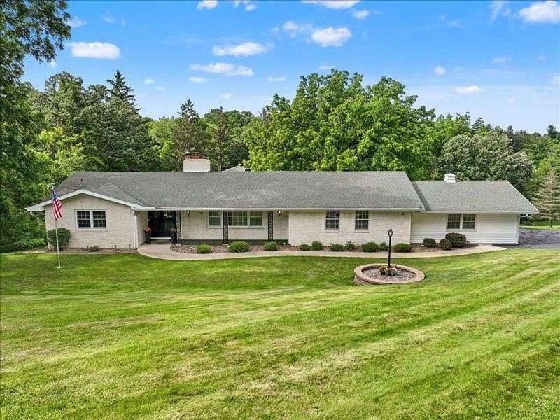 2.14 Acres of Land with Home for Sale in Dubuque, Iowa