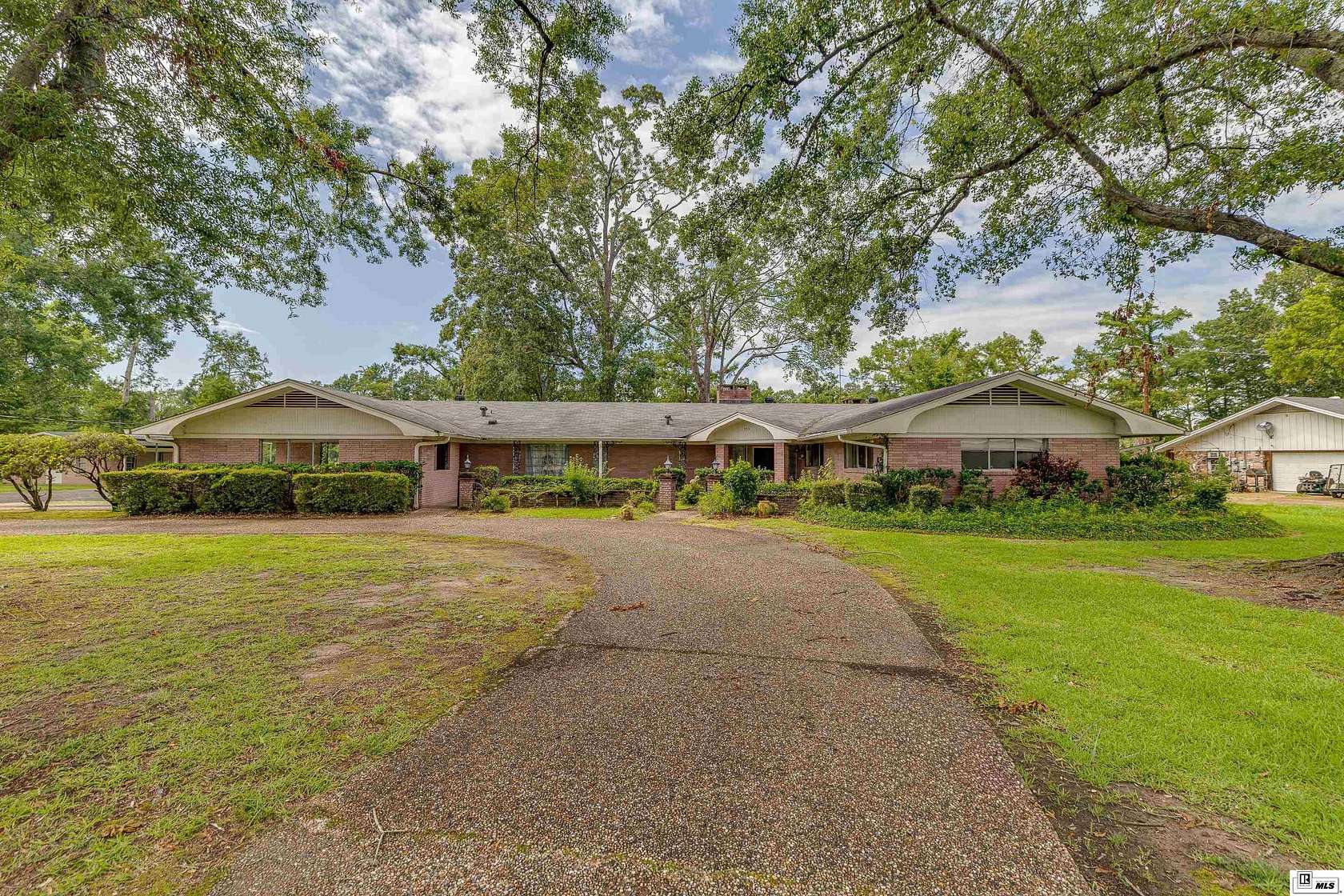 1.59 Acres of Land with Home for Sale in Monroe, Louisiana
