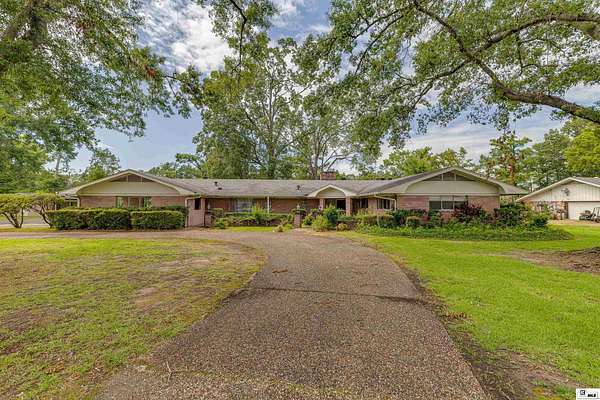 1.59 Acres of Land with Home for Sale in Monroe, Louisiana