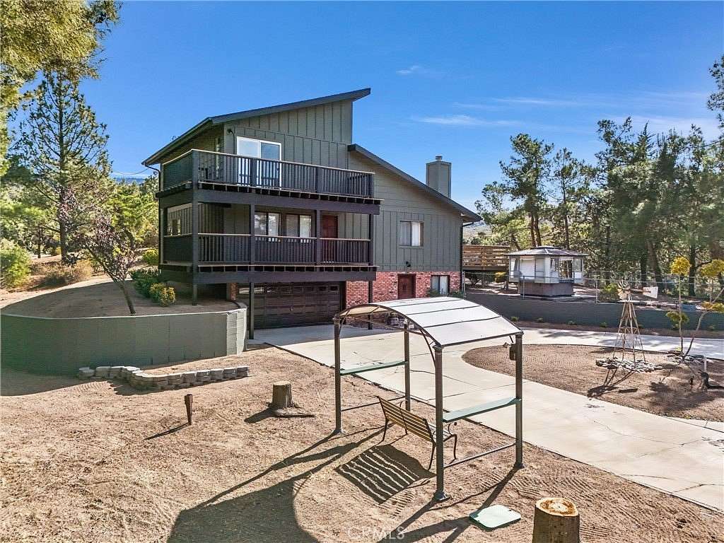 4 Acres of Land with Home for Sale in Banning, California