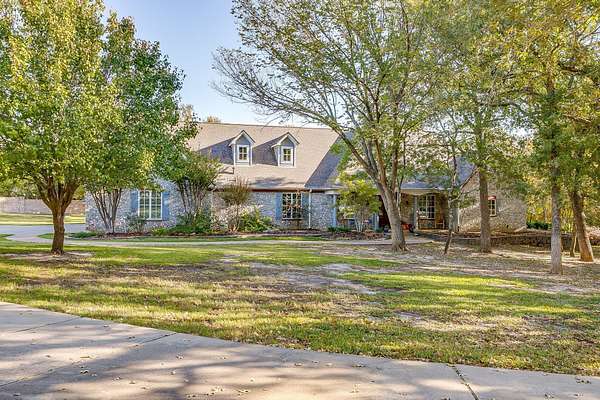 2.51 Acres of Land with Home for Sale in Fort Worth, Texas