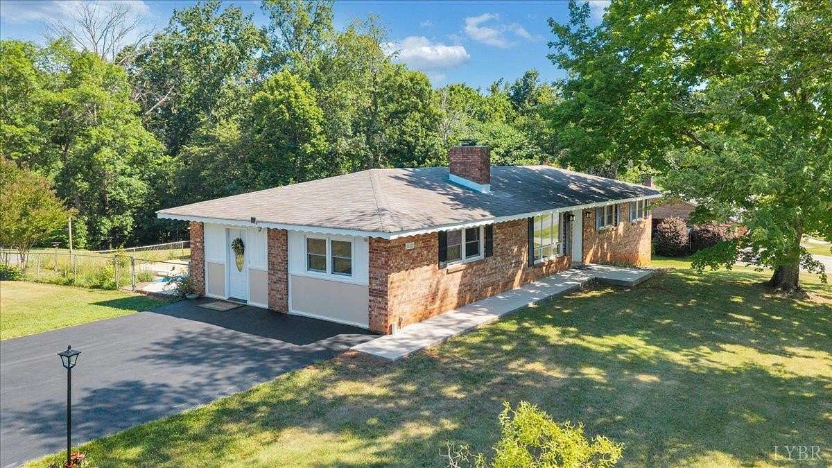 4.33 Acres of Land with Home for Sale in Hurt, Virginia