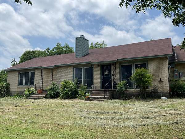 5.52 Acres of Land with Home for Sale in Cranfills Gap, Texas