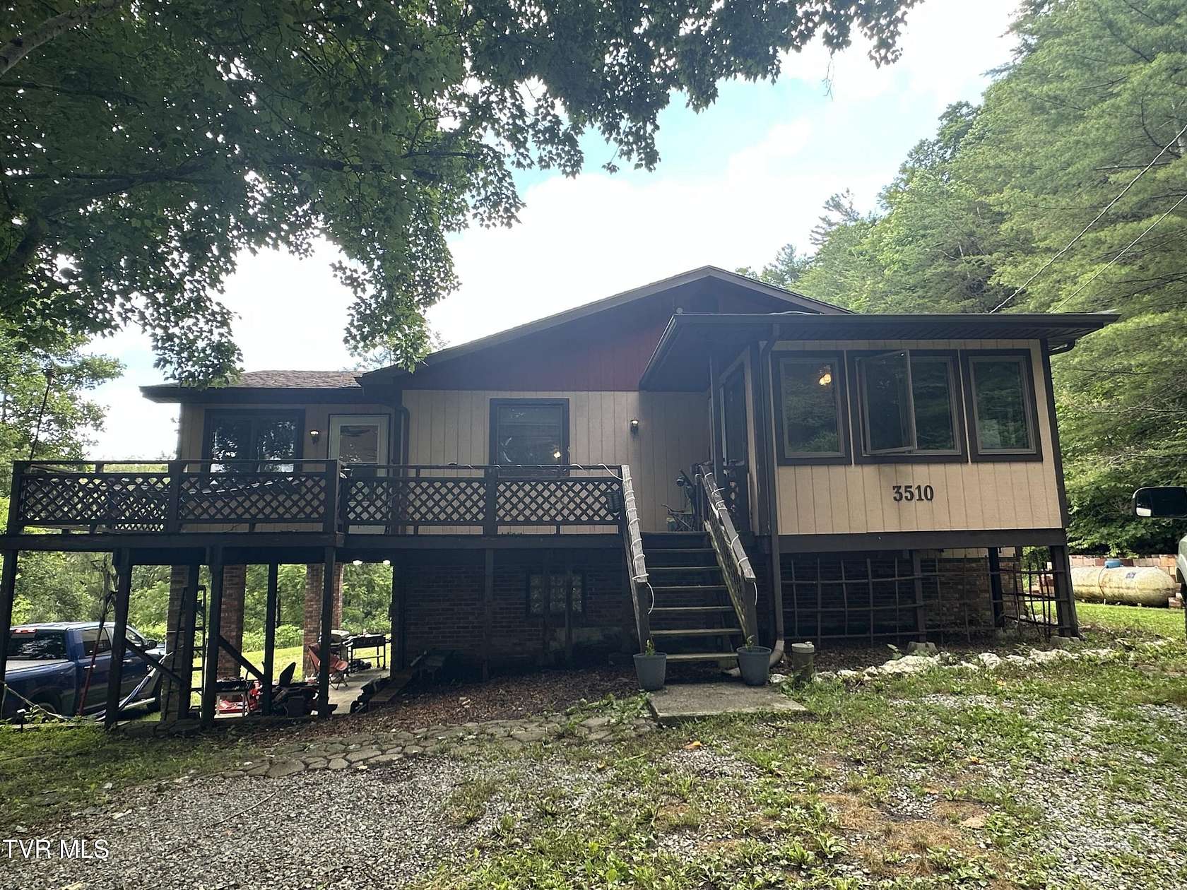 16.3 Acres of Recreational Land with Home for Sale in Hartford, Tennessee